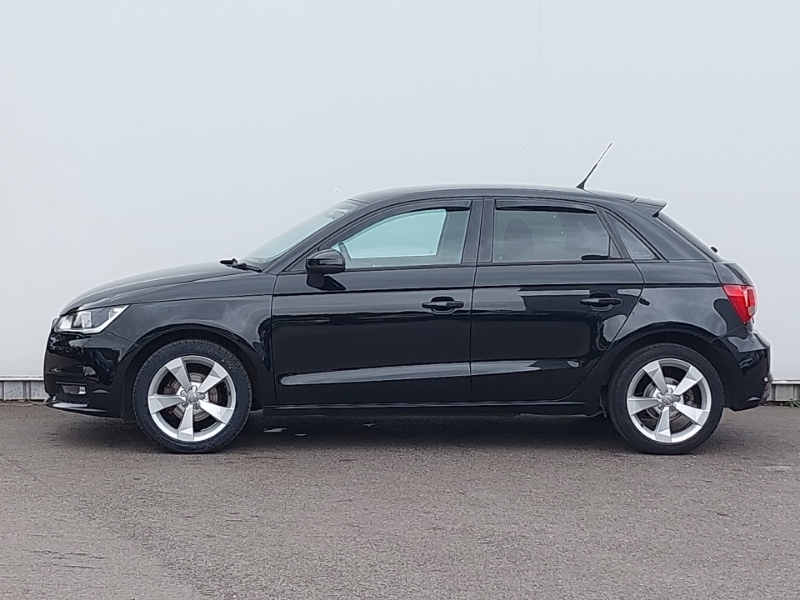 Audi A1 1.0 Tfsi Sport Black #4