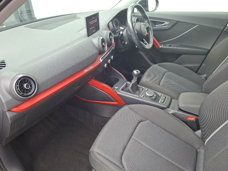 Audi Q2 30 Tdi Sport Black #5