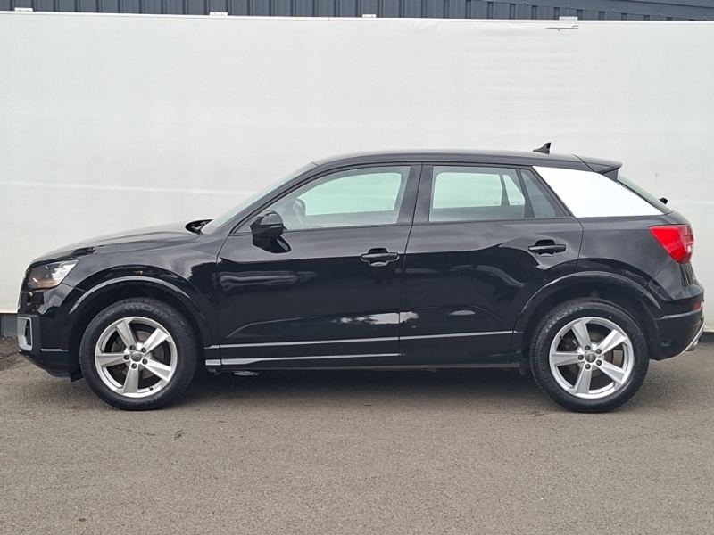 Audi Q2 30 Tdi Sport Black #4