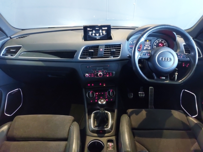 Audi Q3 2.0 Tdi Black Edition White #3