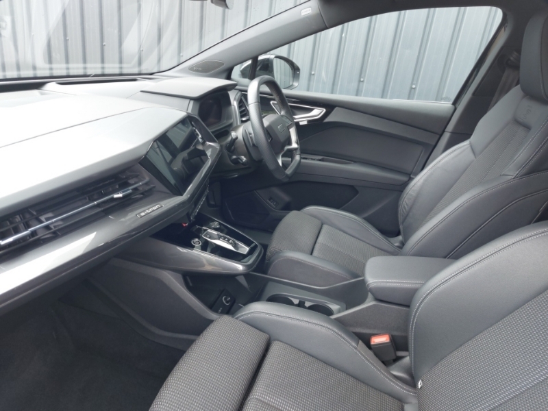 Audi Q4 E Tron 150Kw 40 82Kwh S Line Black #5