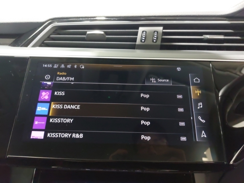 Audi Q8 e tron 300Kw 55 Quattro 114Kwh Launch Edition Black #11
