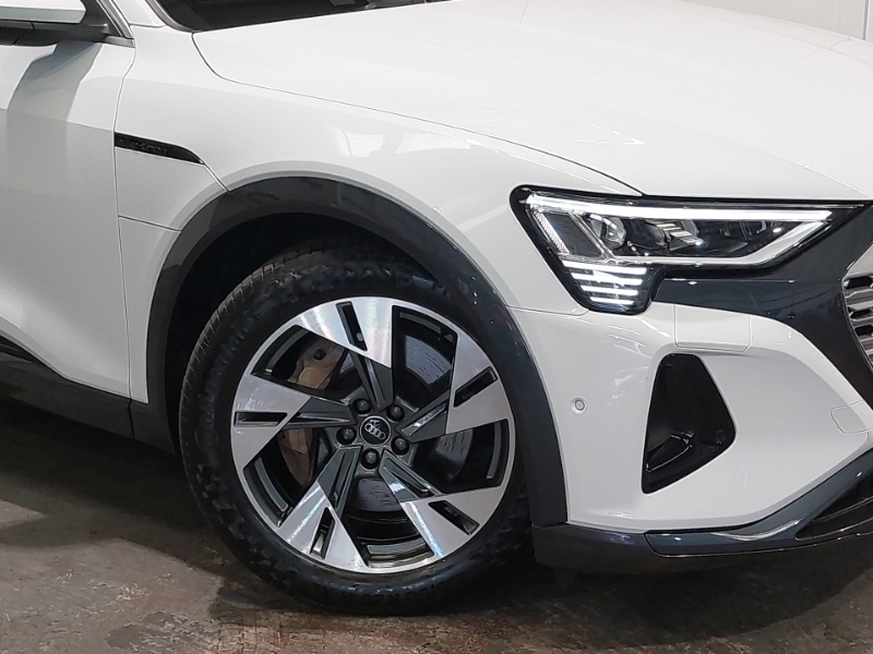 Audi Q8 e tron 300Kw 55 Quattro 114Kwh Launch Edition Black #20