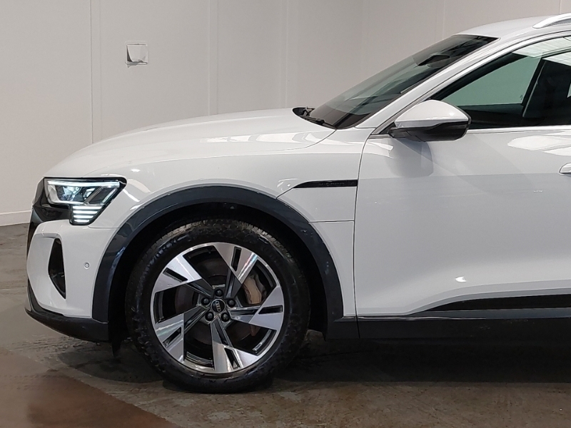 Audi Q8 e tron 300Kw 55 Quattro 114Kwh Launch Edition Black #19
