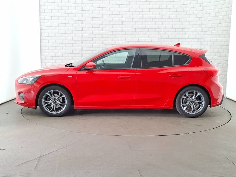 Ford Focus 1.0 Ecoboost 125 St-line Red #4