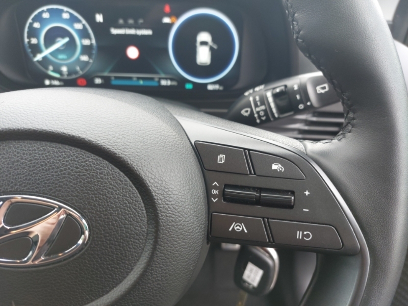 Hyundai Bayon Premium Black #13