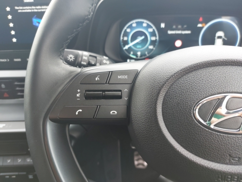Hyundai Bayon Premium Black #12