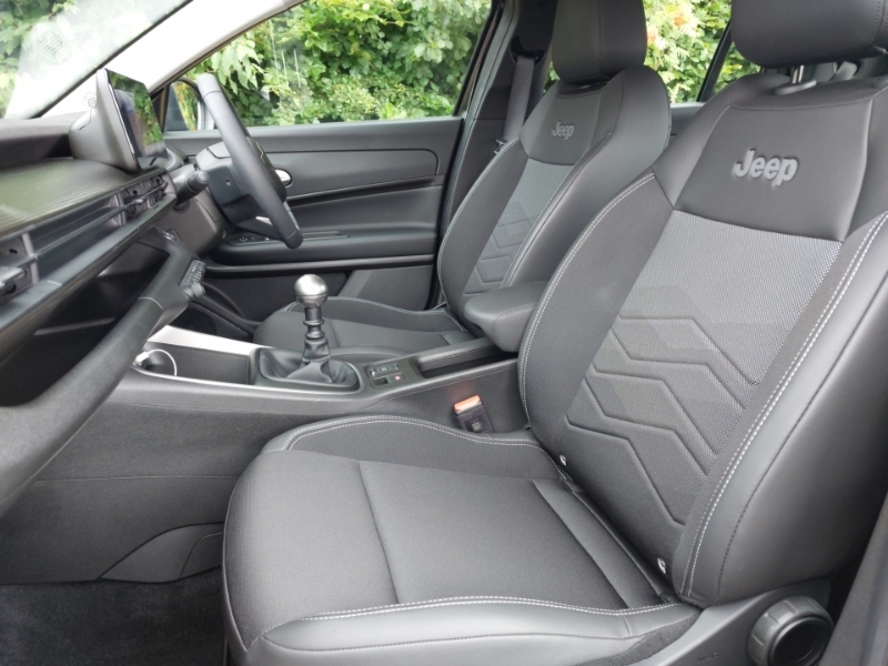 Jeep Avenger 1.2 Altitude Black #5