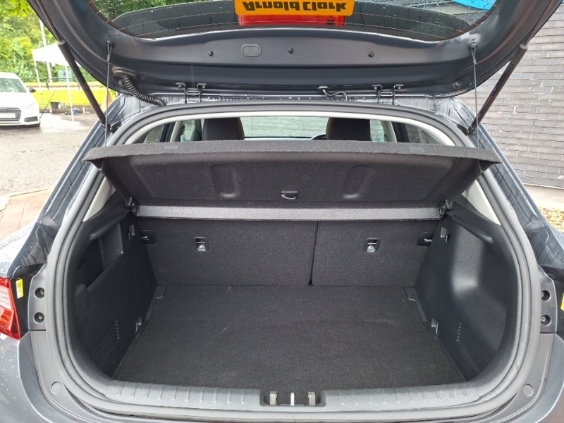 Kia Stonic 1.0T Gdi 48V Gt-line Dct White #18