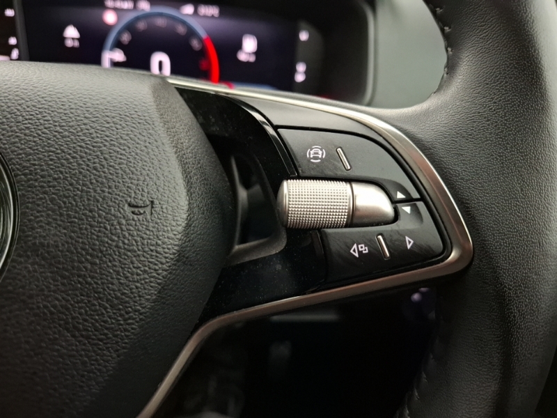 Skoda Karoq Se L Black #13