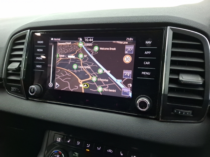 Skoda Karoq Se L Black #10