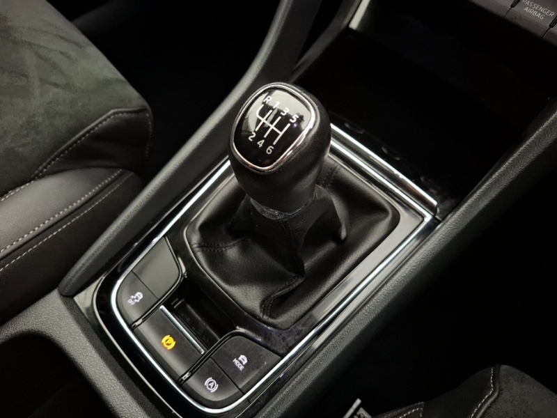 Skoda Karoq Se L Black #15