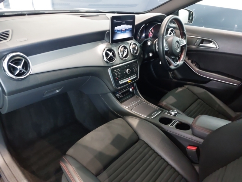 Mercedes-Benz GLA Class Gla 180 Amg Line Edition Black #5