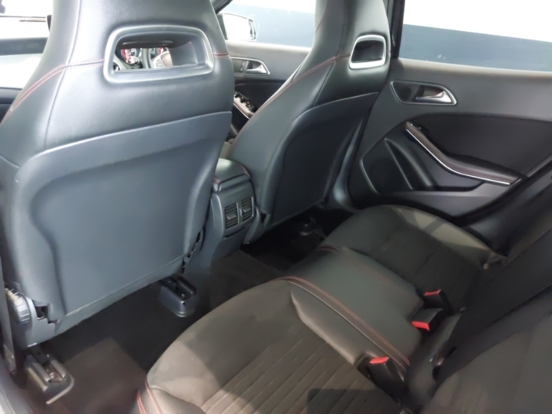 Mercedes-Benz GLA Class Gla 180 Amg Line Edition Black #6