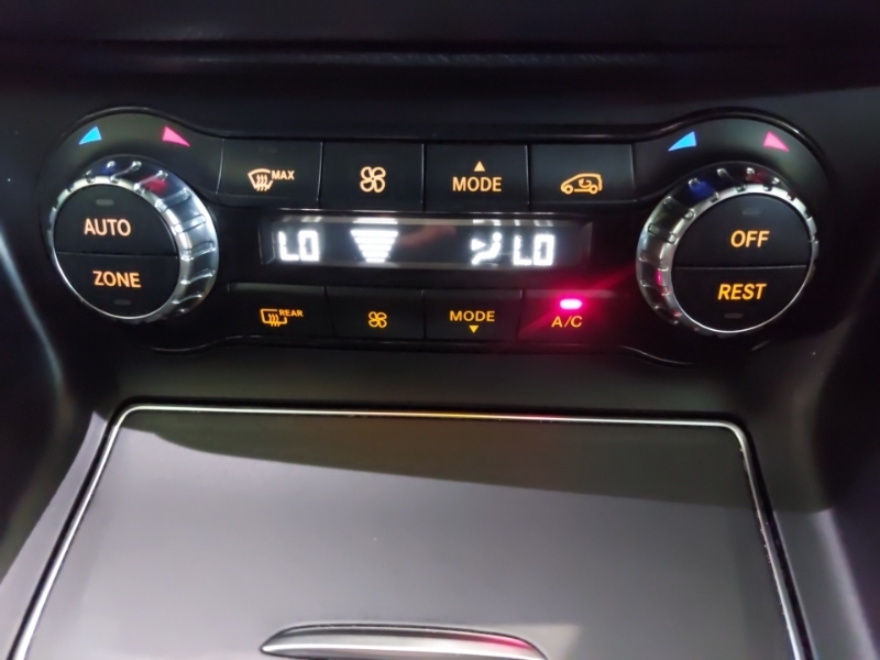 Mercedes-Benz GLA Class 180 Amg Line Edition Black #16