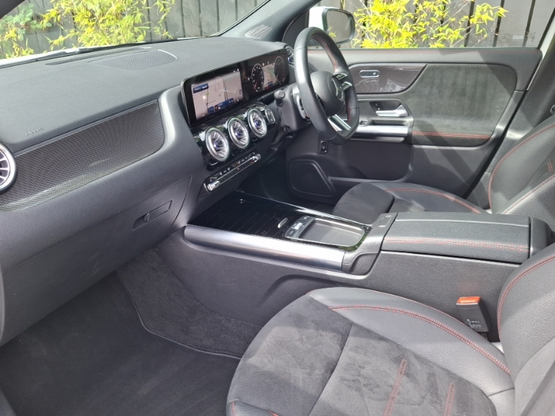 Mercedes-Benz GLA Class Gla 220D 4Matic Amg Line Executive White #5