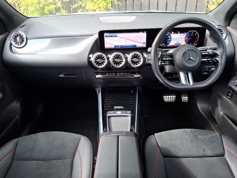 Mercedes-Benz GLA Class Gla 220D 4Matic Amg Line Executive White #3
