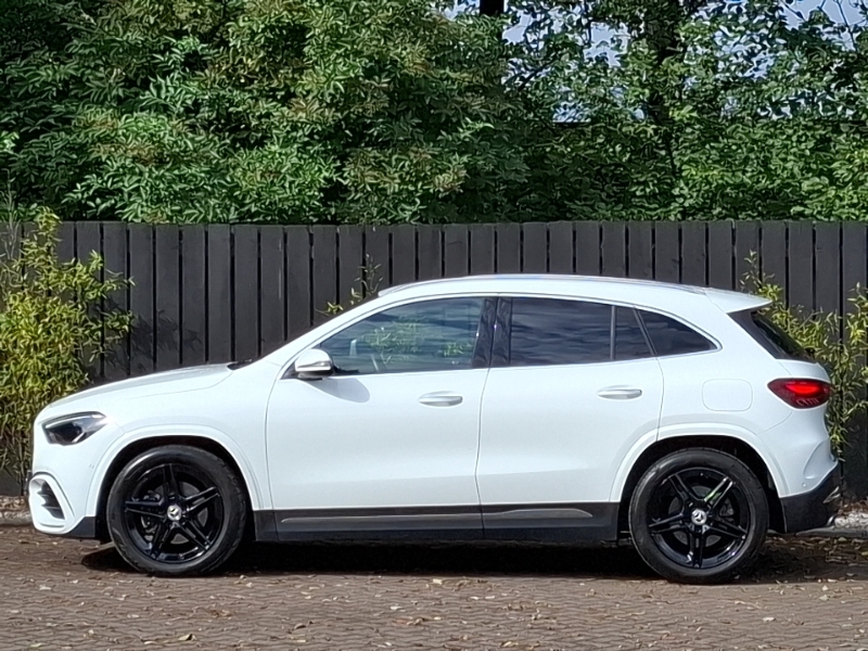 Mercedes-Benz GLA Class Gla 220D 4Matic Amg Line Executive White #4