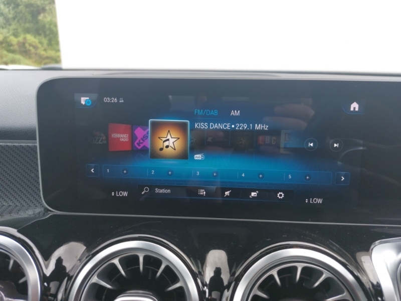 Mercedes-Benz GLB Class Glb 200 Amg Line Premium Red #11