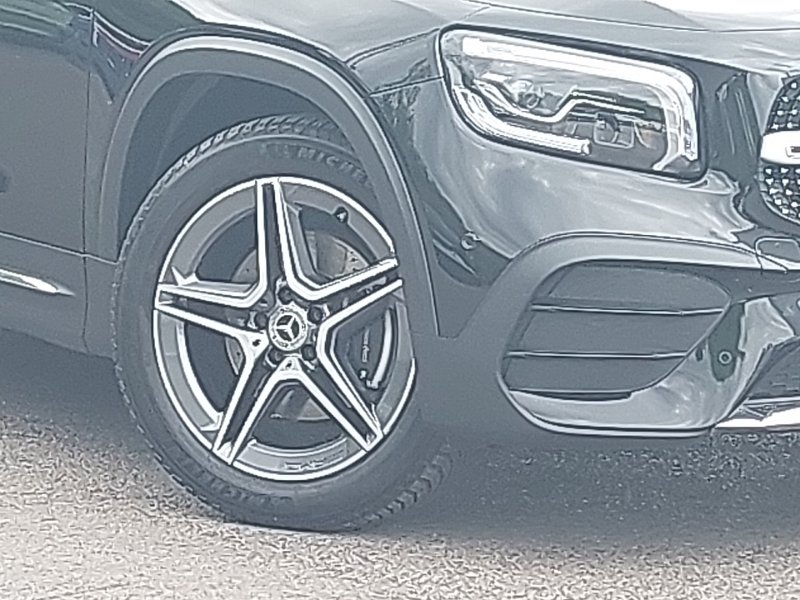 Mercedes-Benz GLB Class Glb 200 Amg Line Premium Red #19