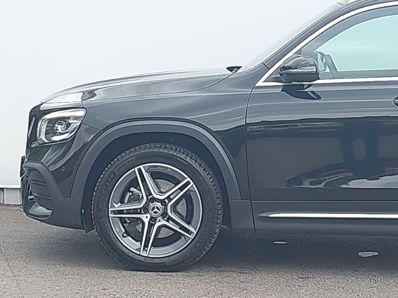 Mercedes-Benz GLB Class Glb 200 Amg Line Premium Red #18