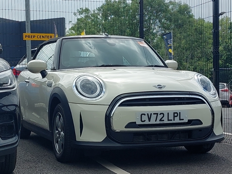 Mini Convertible 1.5 Cooper Classic White