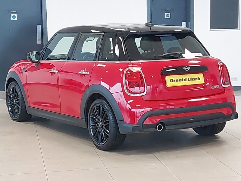 Mini Hatch 1.5 Cooper Exclusive Red #2