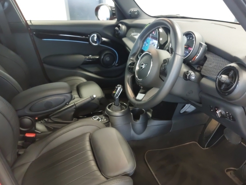 Mini Hatch 1.5 Cooper Exclusive Red #6