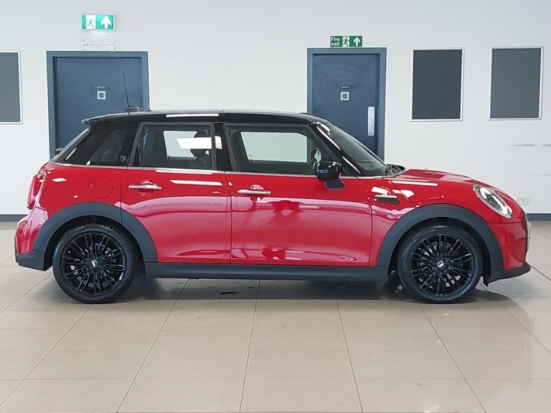 Mini Hatch 1.5 Cooper Exclusive Red #3
