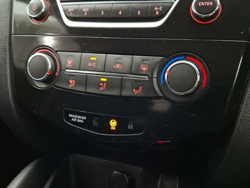 Nissan Qashqai Hatchback Black #10