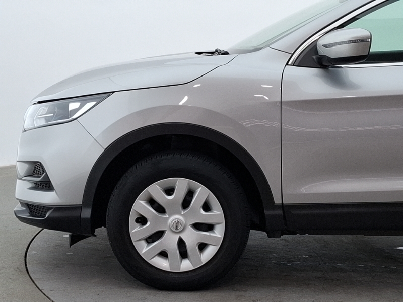 Nissan Qashqai Hatchback Black #19