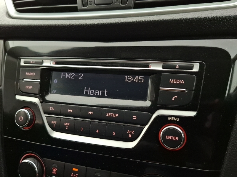 Nissan Qashqai Hatchback Black #9