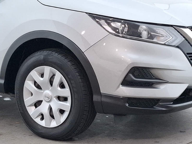 Nissan Qashqai Hatchback Black #20