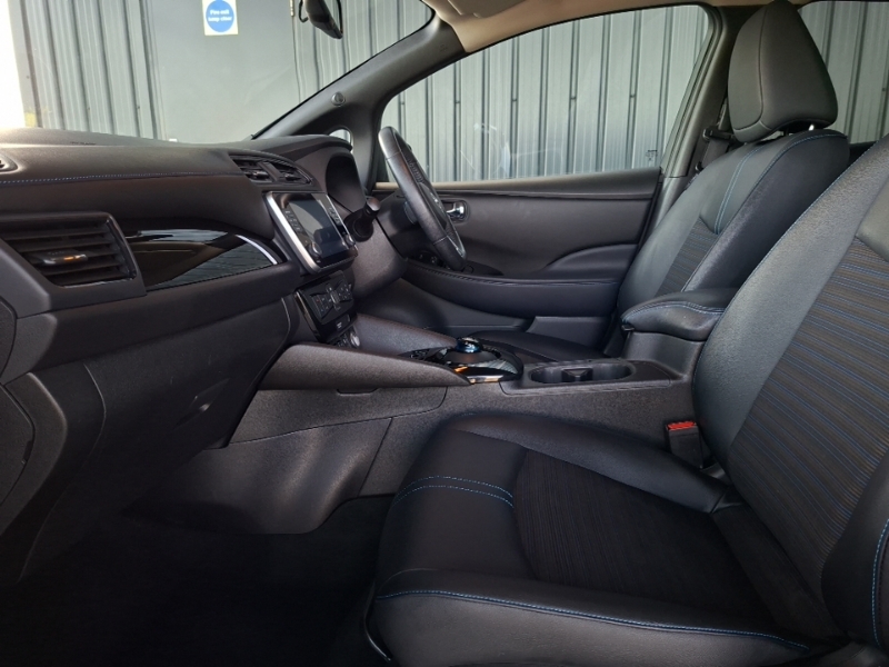 Nissan Leaf 110Kw N-connecta 39Kwh Black #5