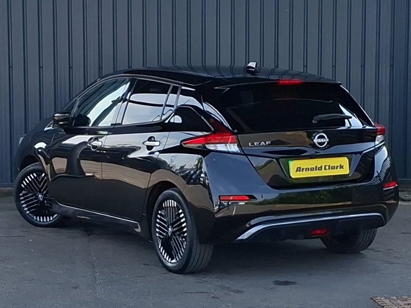 Nissan Leaf 110Kw N-connecta 39Kwh Black #2