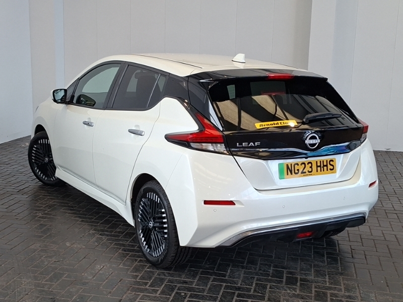 Nissan Leaf 110Kw N-connecta 39Kwh White #2