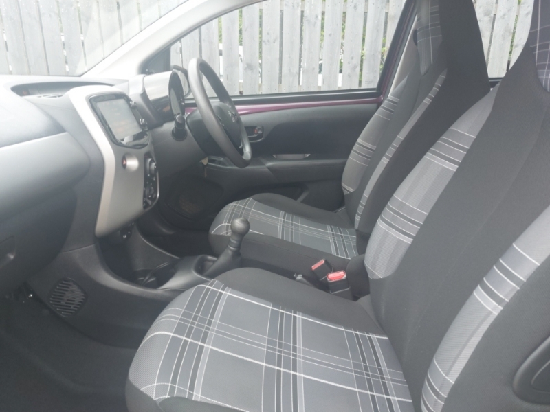 Peugeot 108 1.0 Active Purple #5