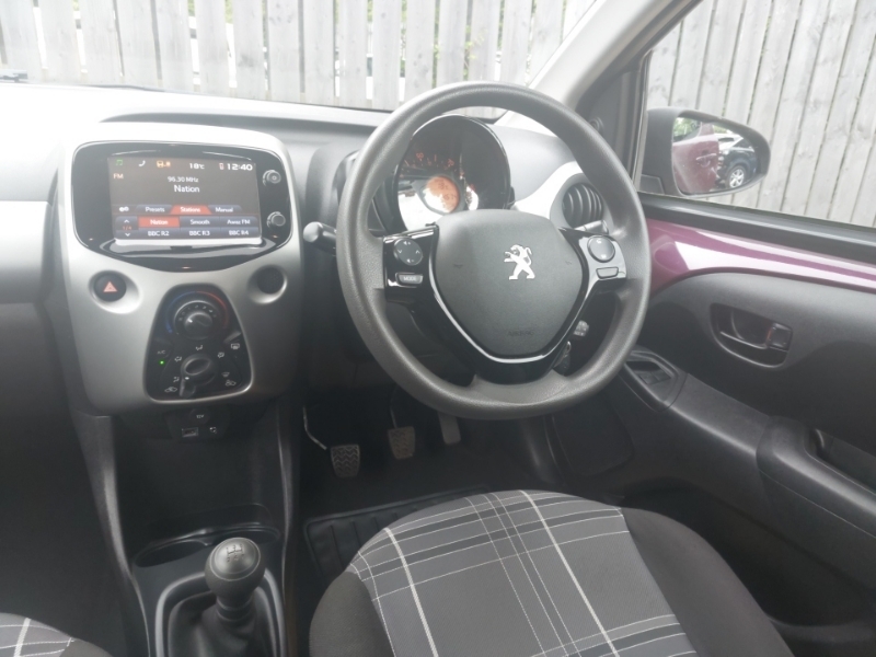Peugeot 108 1.0 Active Black #10