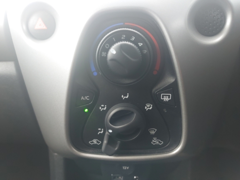 Peugeot 108 1.0 Active Black #15