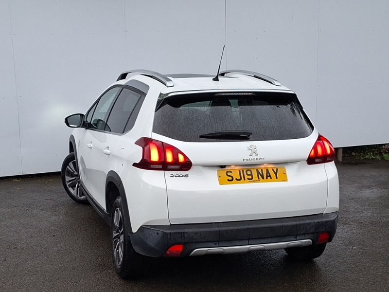 Peugeot 2008 1.2 Puretech Allure Premium Start Stop White #2