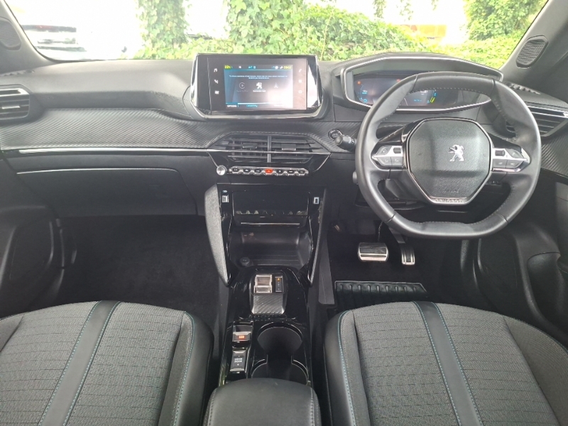 Peugeot e-2008 100Kw Allure Premium 50Kwh White #3