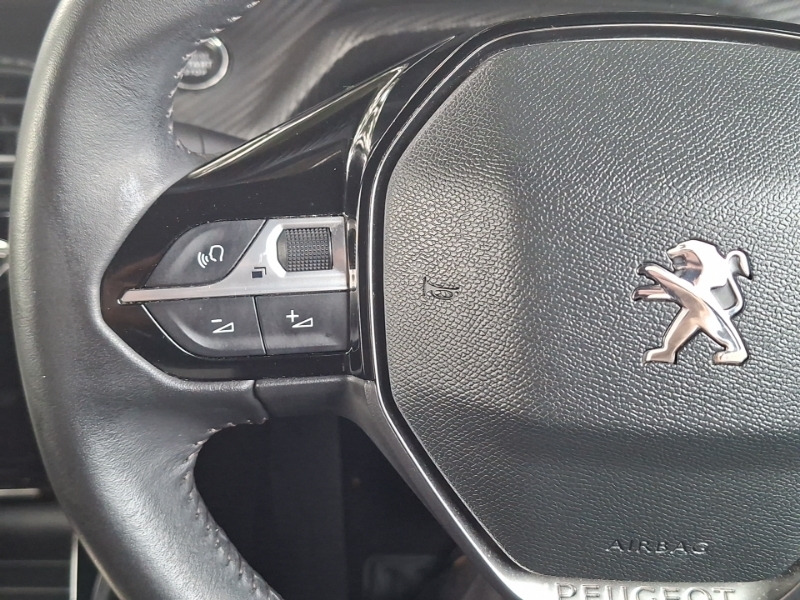 Peugeot e-2008 100Kw Gt 50Kwh Black #12