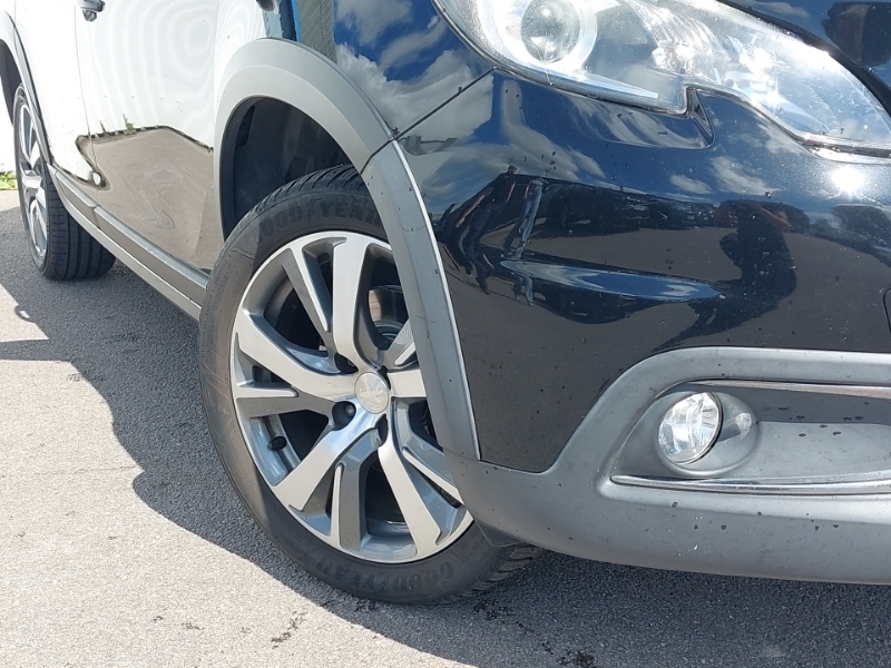 Peugeot 2008 2008 Allure Green #20
