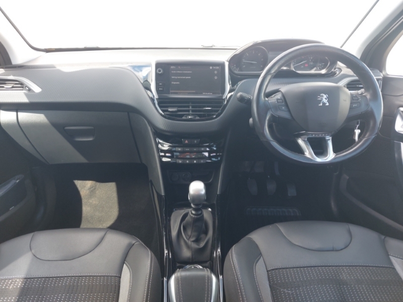 Peugeot 2008 1.6 Bluehdi 120 Allure Black #3