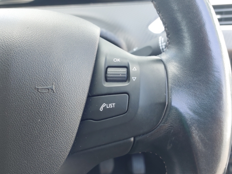 Peugeot 2008 2008 Allure Green #13