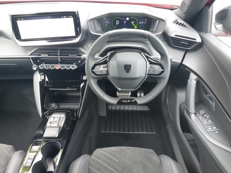 Peugeot 2008 1.2 Puretech Allure Black #8