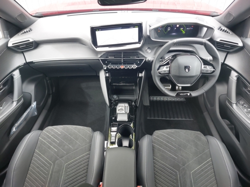 Peugeot 2008 1.2 Puretech 130 Gt Premium Eat8 Red #3