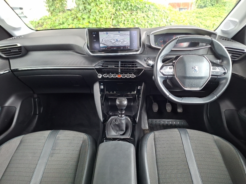 Peugeot 208 1.2 Puretech 100 Allure Premium MW70LFJ Black #3