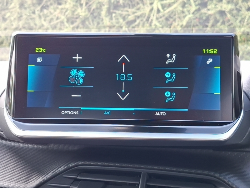 Peugeot e-208 208 Allure Premium Ev Black #17