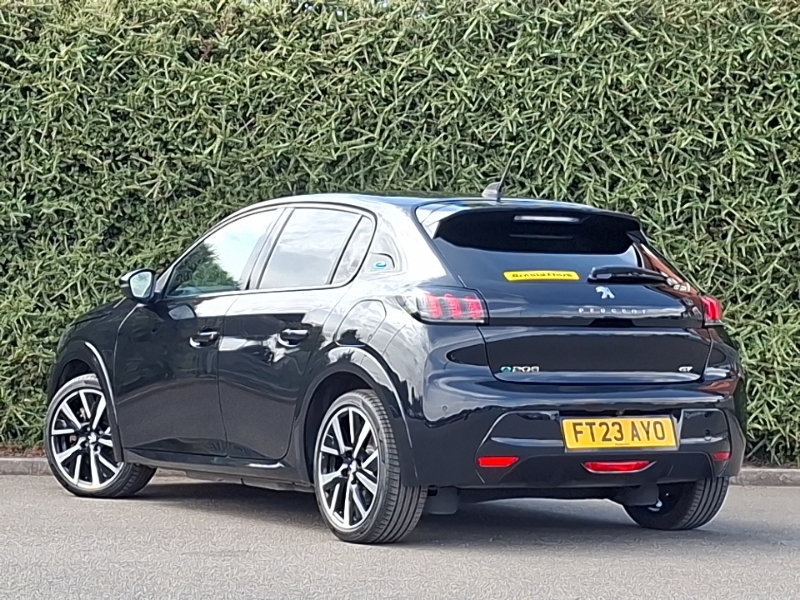 Peugeot e-208 100Kw Gt 50Kwh Black #2